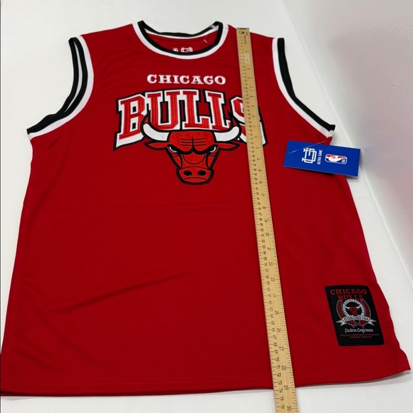 New NBA Chicago Bulls Red Basketball Jersey size Medium embroidered logo - Picture 4 of 7